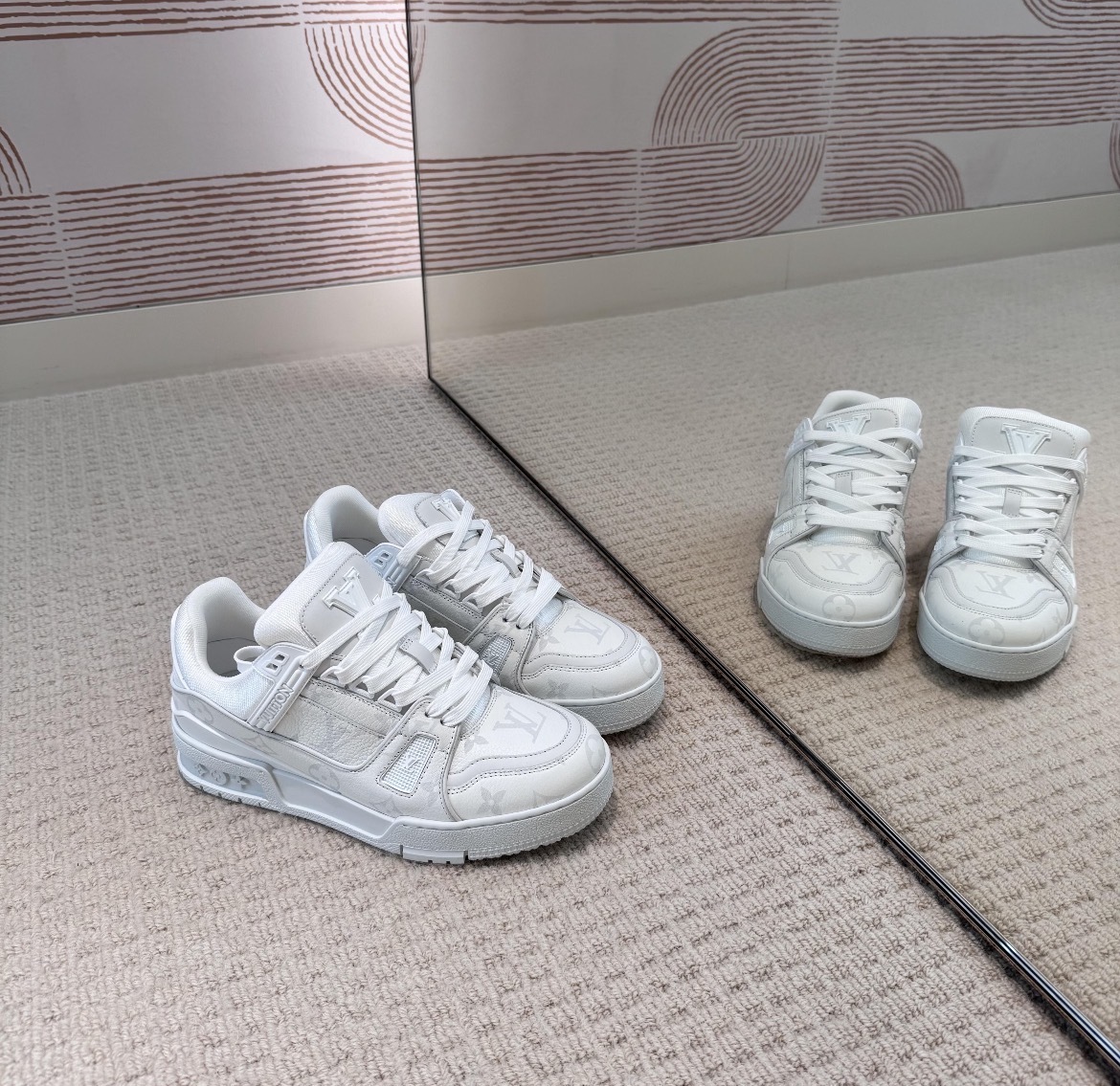 【Louis Vuitton】LV トレイナー スニーカー
