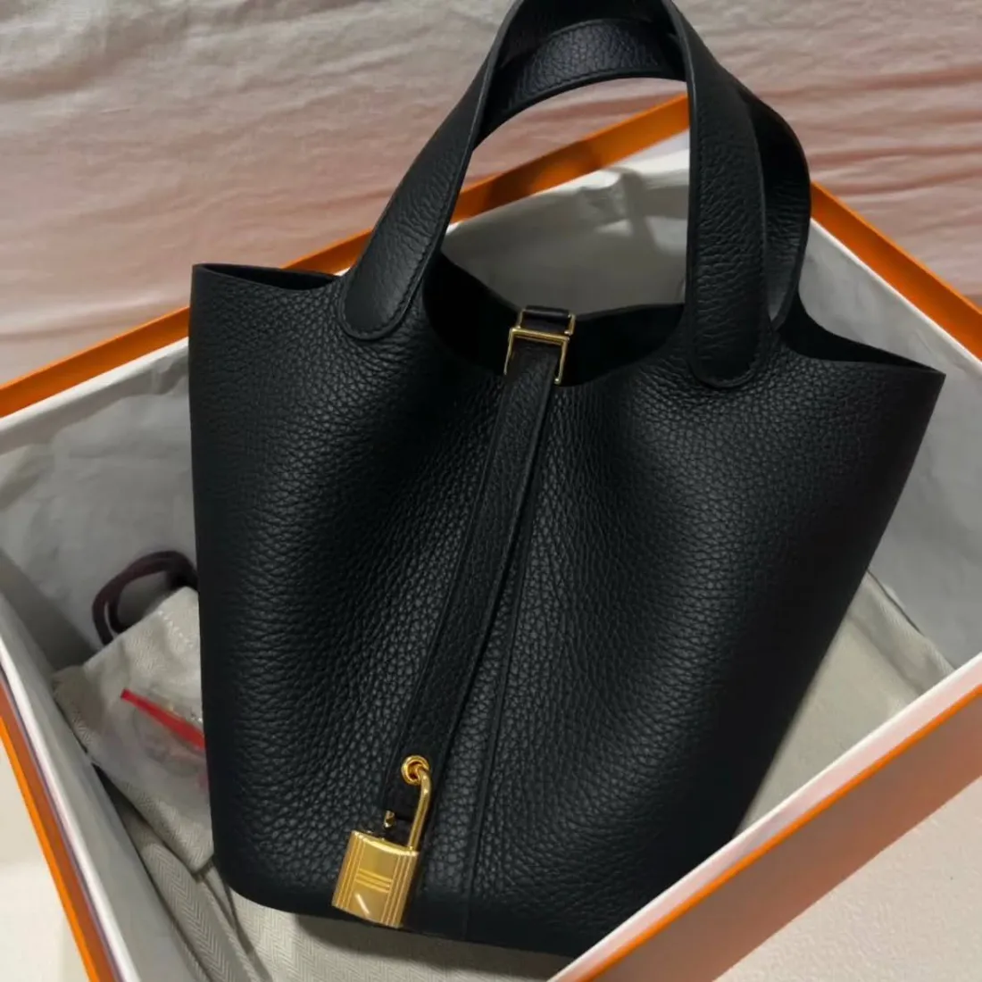 【超希少♡】HERMES ピコタンロック 18 PM ノワール