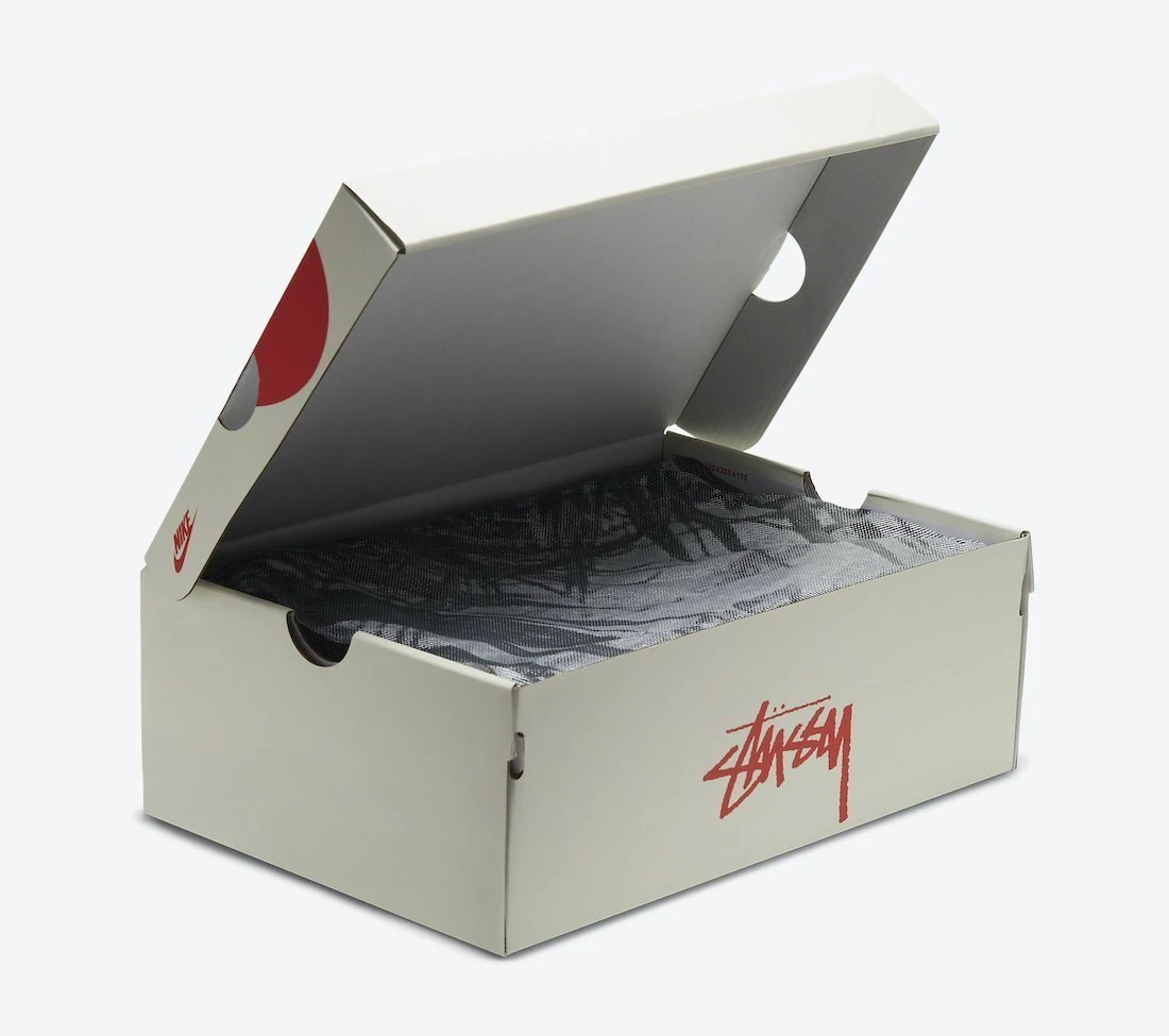 【送料無料】STUSSY X NIKE AIR FORCE 1 LOW FOSSIL STONE【代金引換】