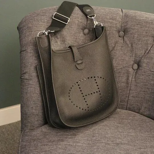 入手困難☆完売必至HERMES エルメス Evelyne III 29 エブリンPM