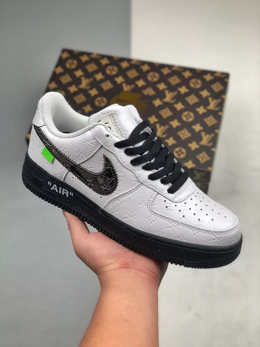 【新商品発売】【今年の新商品】LOUISVUITTONXナイキエアフォース1 ホワイト【本物保証】【代金引換】