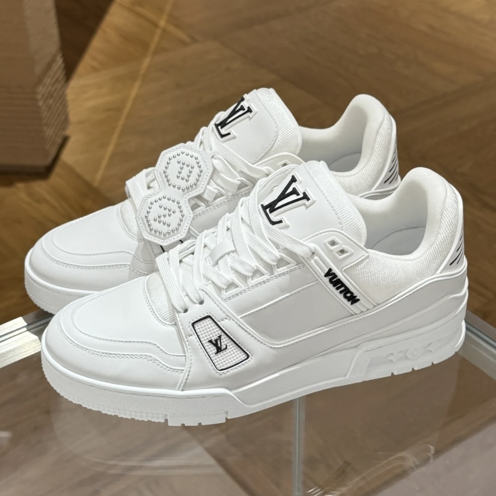 【大人気◆NIGOコラボ】ルイヴィトン LV トレイナー スニーカー