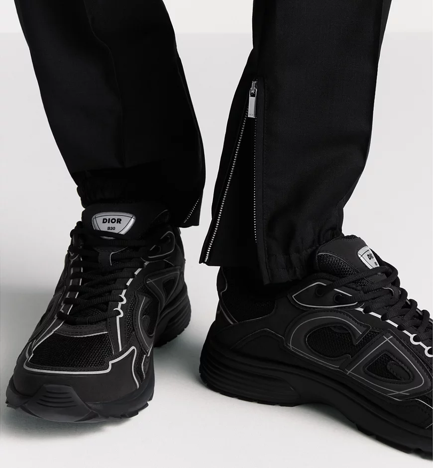 B30 カウントダウン スニーカー