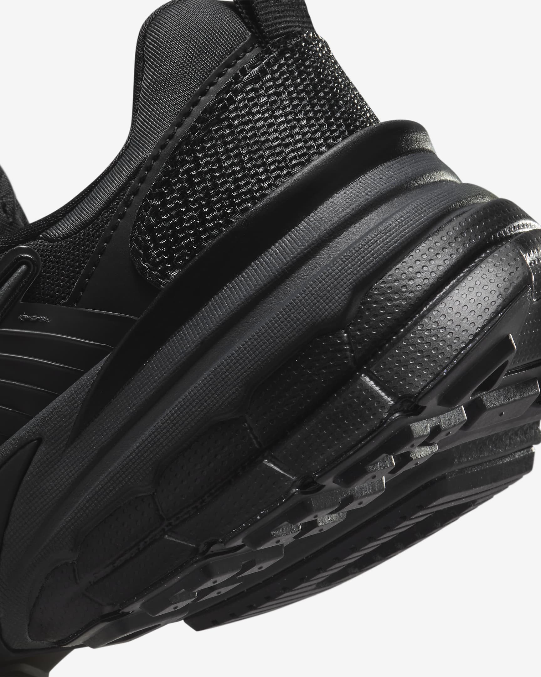 大人気 ★NIKE★ WMNS V2K RUN 黒 ランニングシューズ 関送込