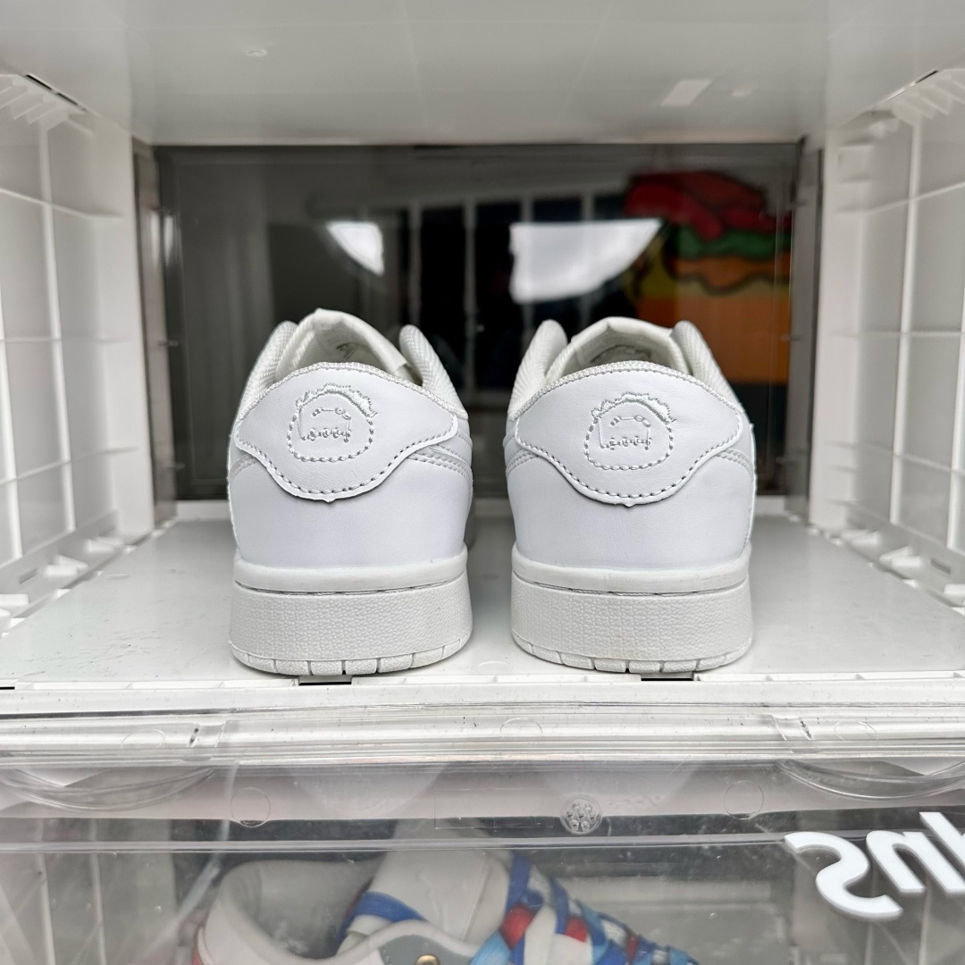 ◆正規品◆Travis Scott x Nike Air Jordan 1 Low white送料無料