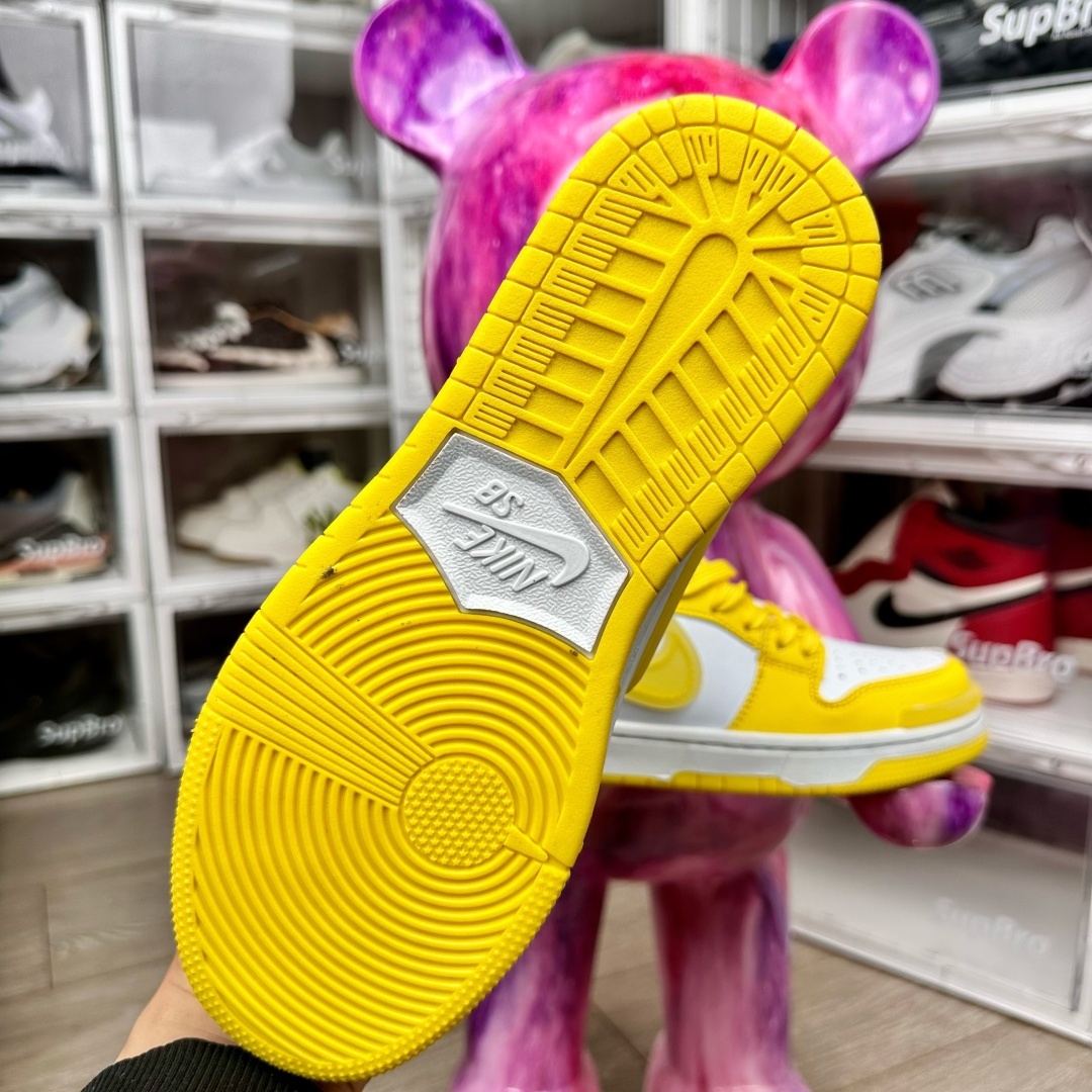 日本未入荷！Nike Dunk SB Flying Kick White-yellow