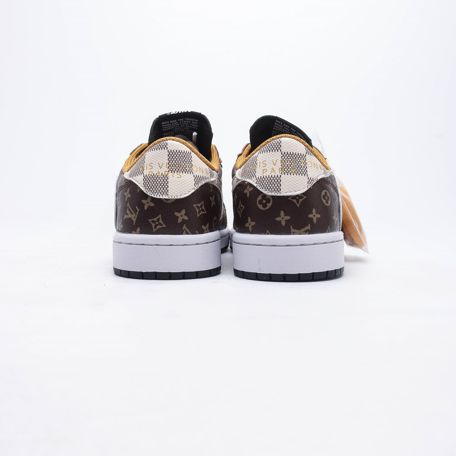【日本未入荷】Louis Vuitton x Travis Scott x Nike Air Jordan 1 Low OG SP"Damier Azur/LV Monogram"【正規品】[代金引換]