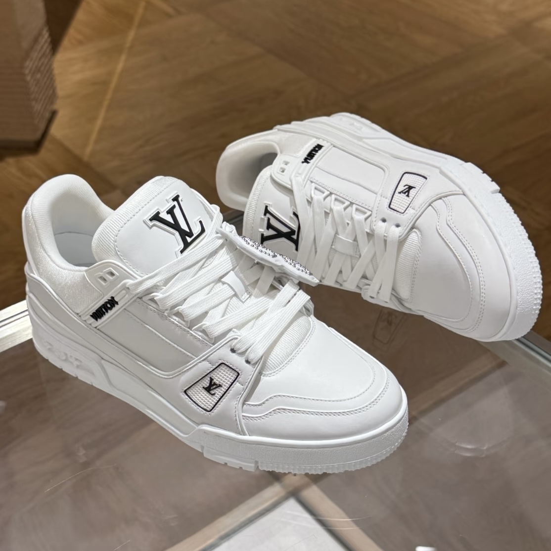 【大人気◆NIGOコラボ】ルイヴィトン LV トレイナー スニーカー