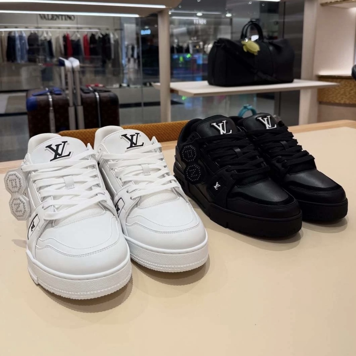 【大人気◆NIGOコラボ】ルイヴィトン LV トレイナー スニーカー