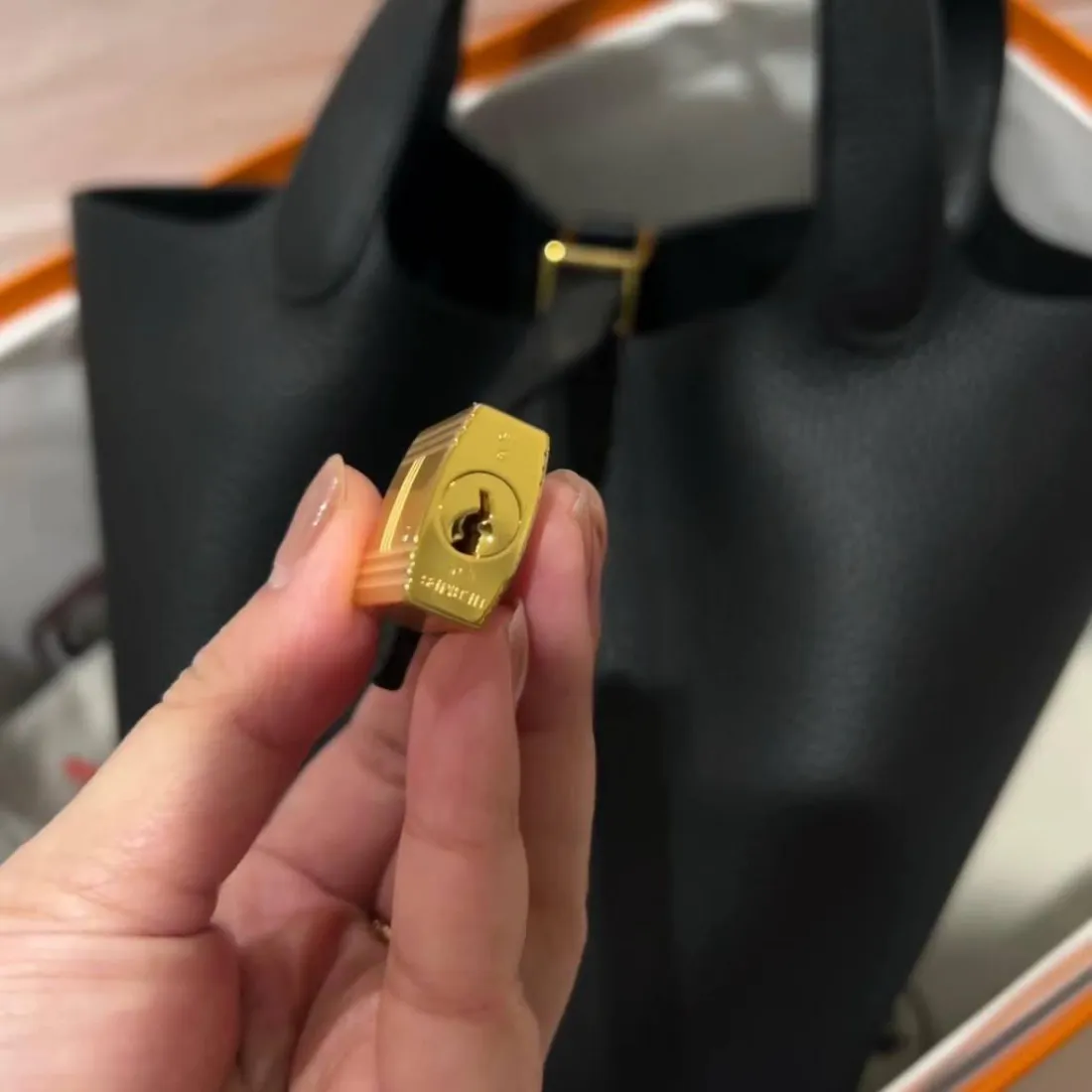 【超希少♡】HERMES ピコタンロック 18 PM ノワール