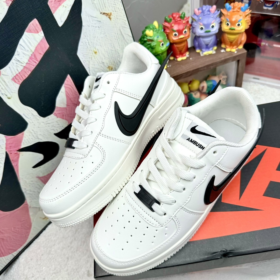 日本未入荷！Nike Air Force 1 Hook and Loop