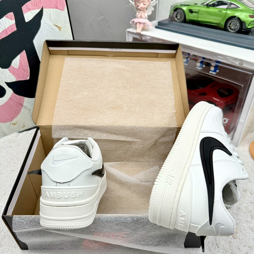 日本未入荷！Nike Air Force 1 Hook and Loop