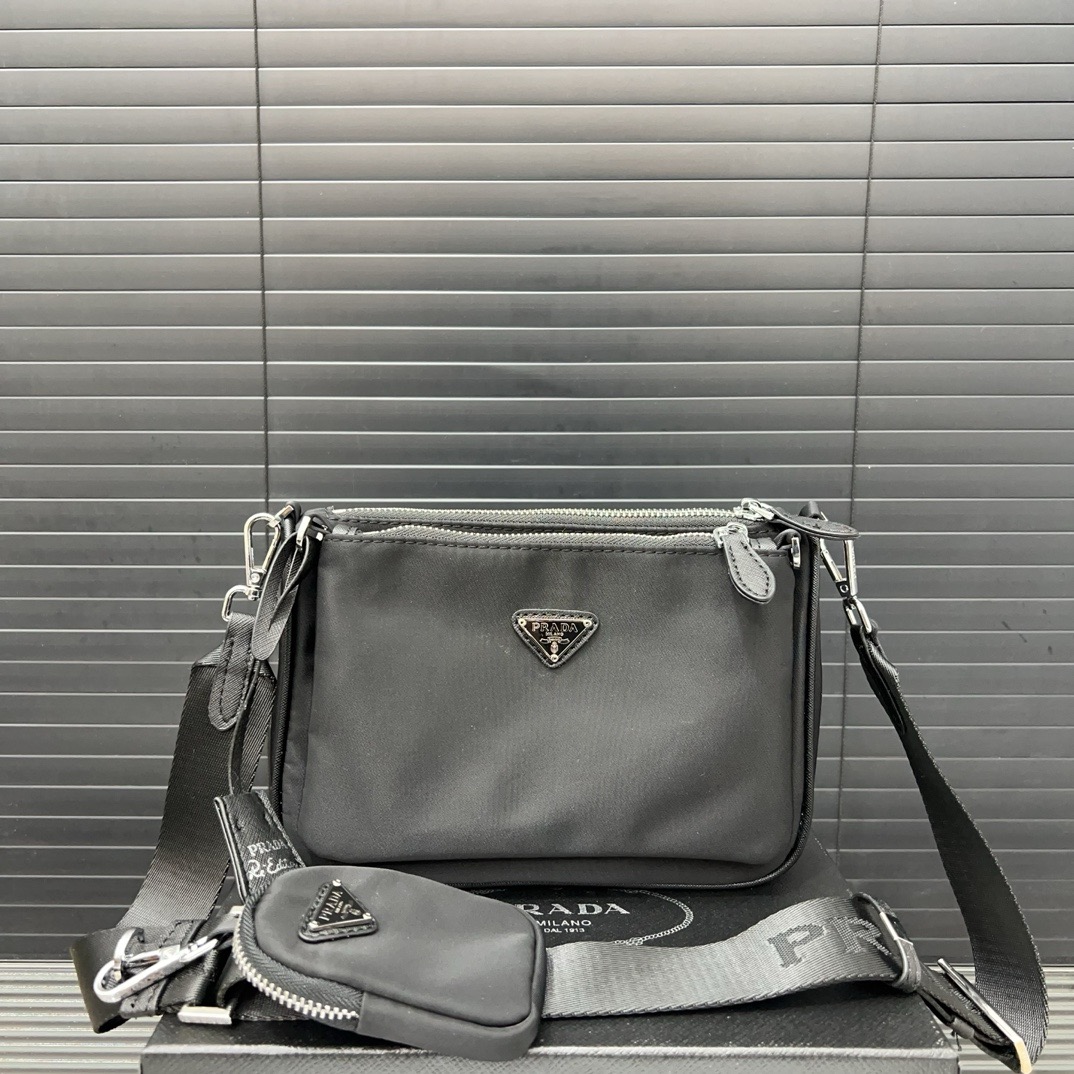 Prada ショルダーバッグ 3点セット ユニセックス