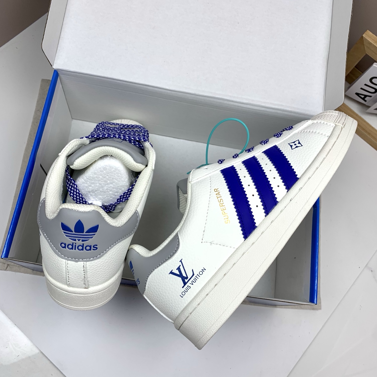 Adidas Superstar LV ミラノ コラボスニーカー
