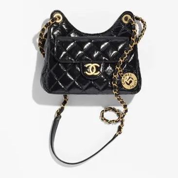 【CHANEL】【高級感溢れる★】CHANEL大きい　ホーボー バッグ