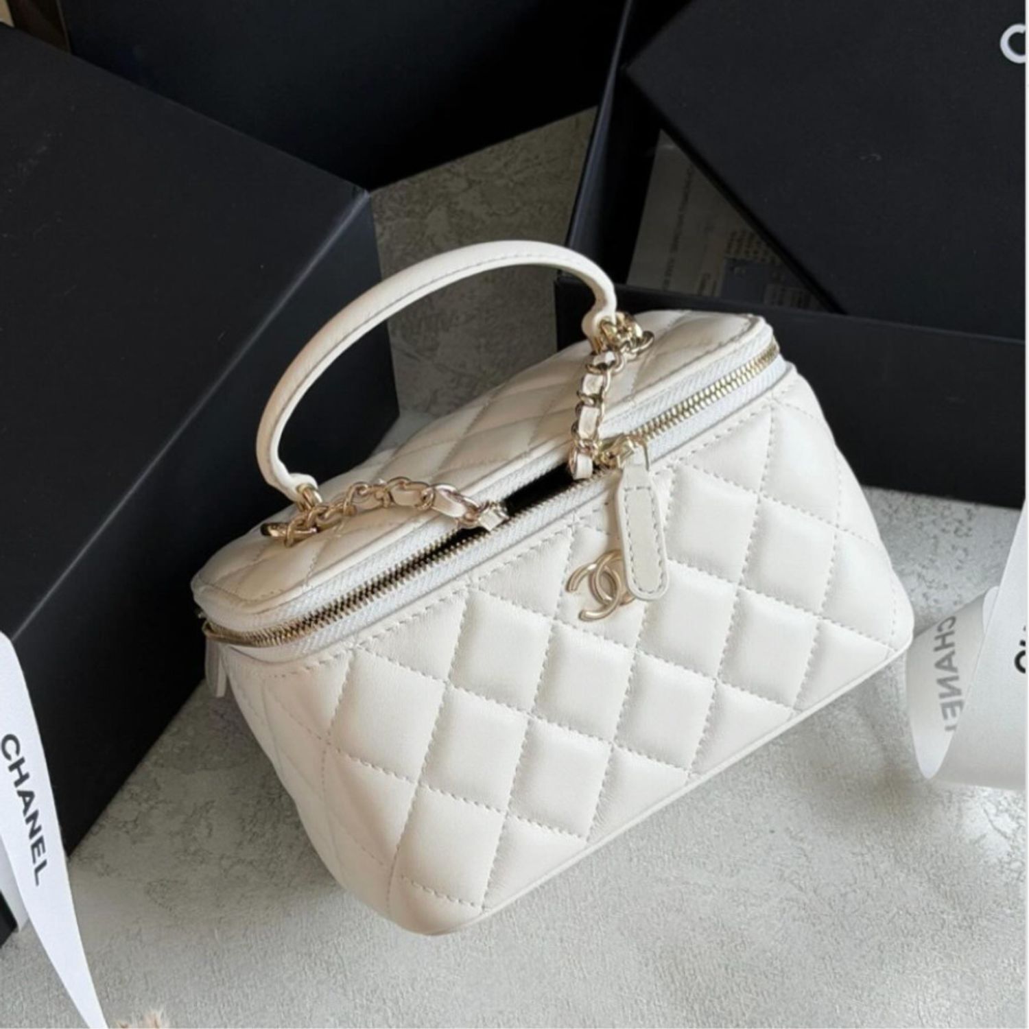 【大本命!】CHANEL CCロゴ ヴァニティー トップハンドル 3WAY