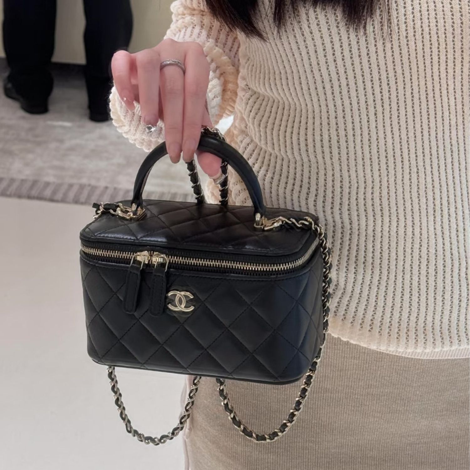 【大本命!】CHANEL CCロゴ ヴァニティー トップハンドル 3WAY
