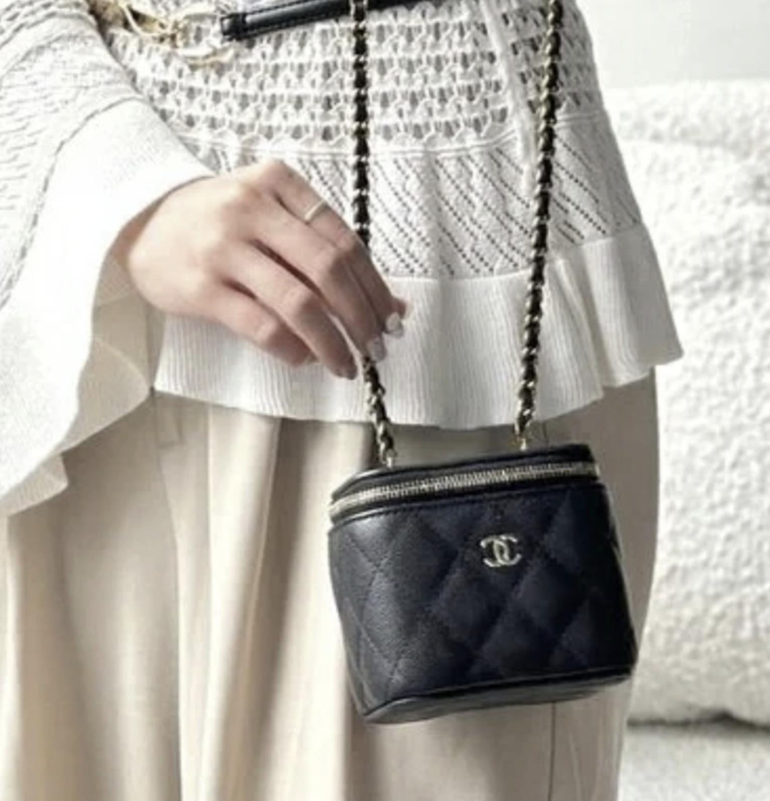 完売必至の愛されバッグ【CHANEL】スモール ヴァニティーバッグ