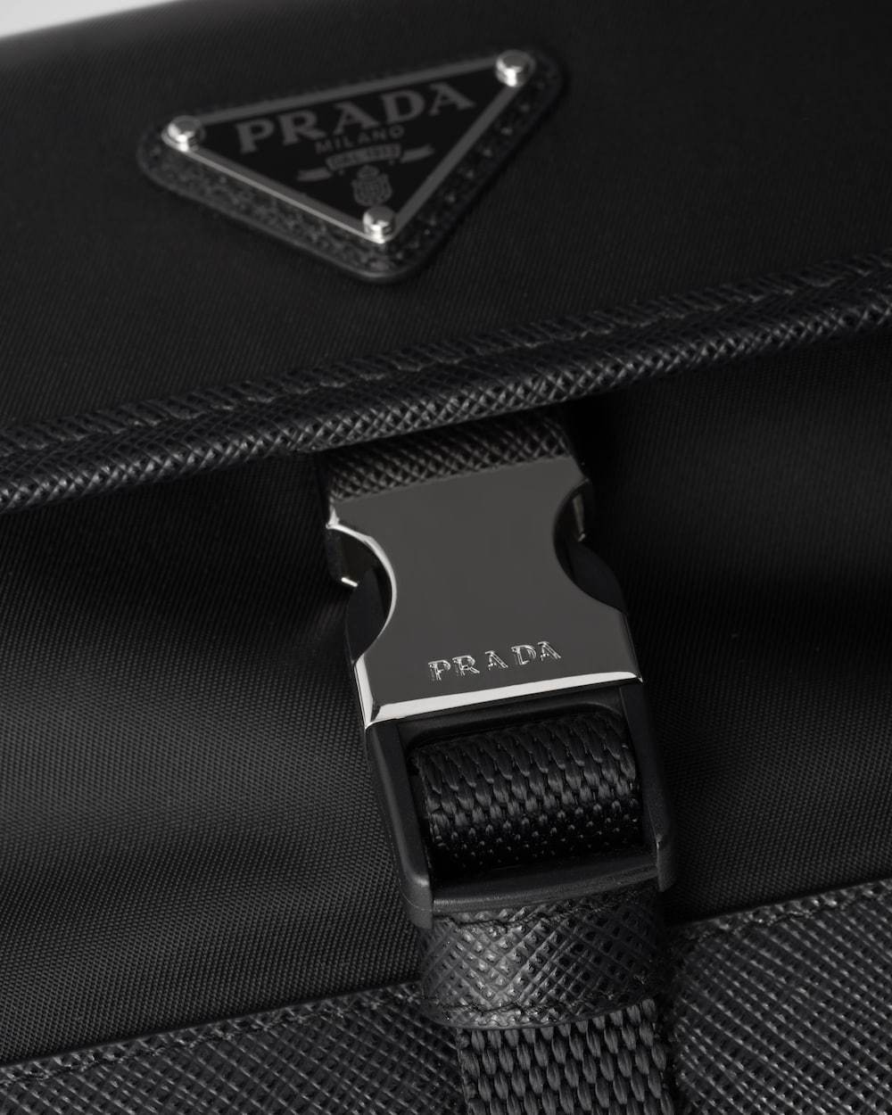 PRADA Re-Nylon xサフィアーノレザー スマートフォンケース