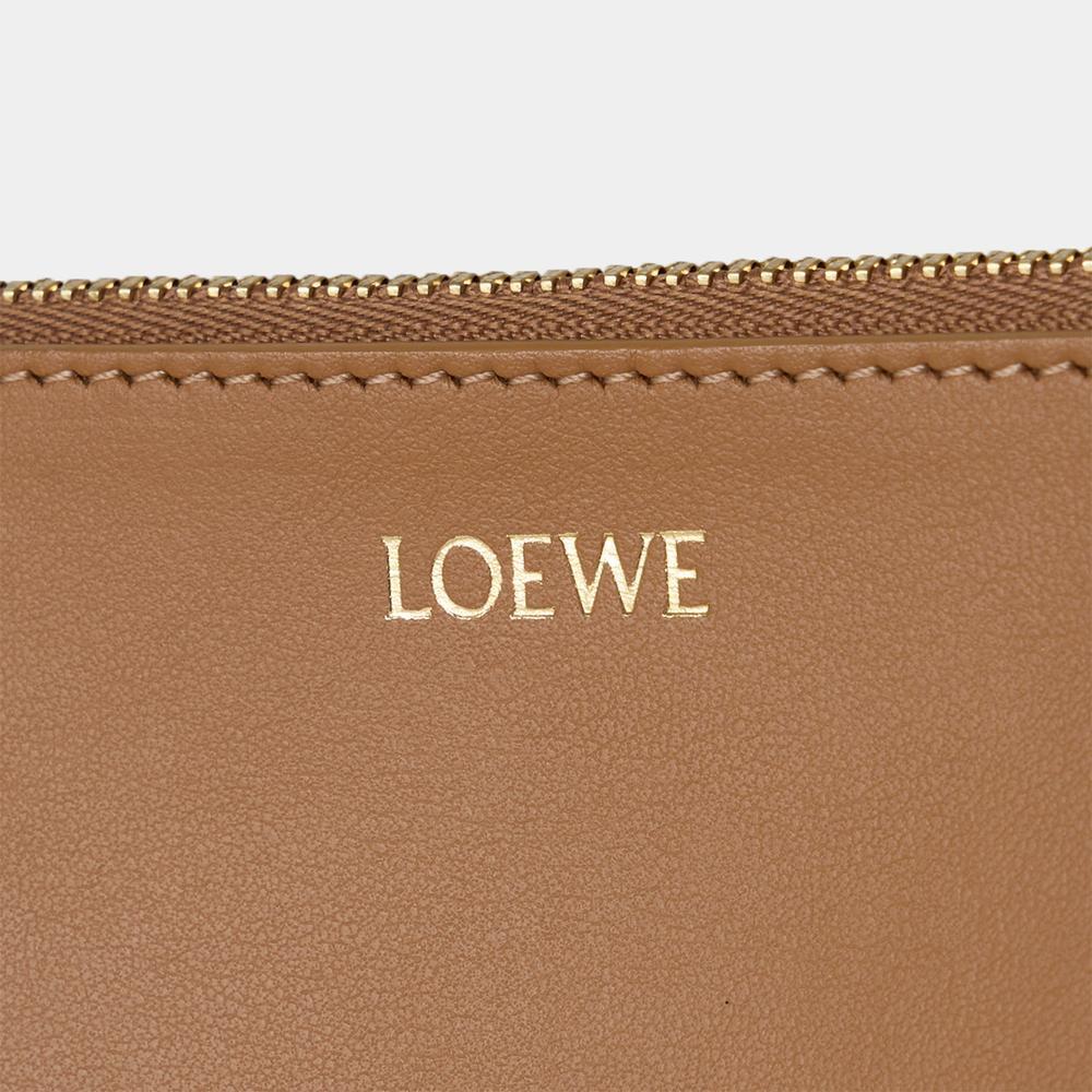 LOEWE パズルフォルド ポーチ（シャイニーナパカーフ）