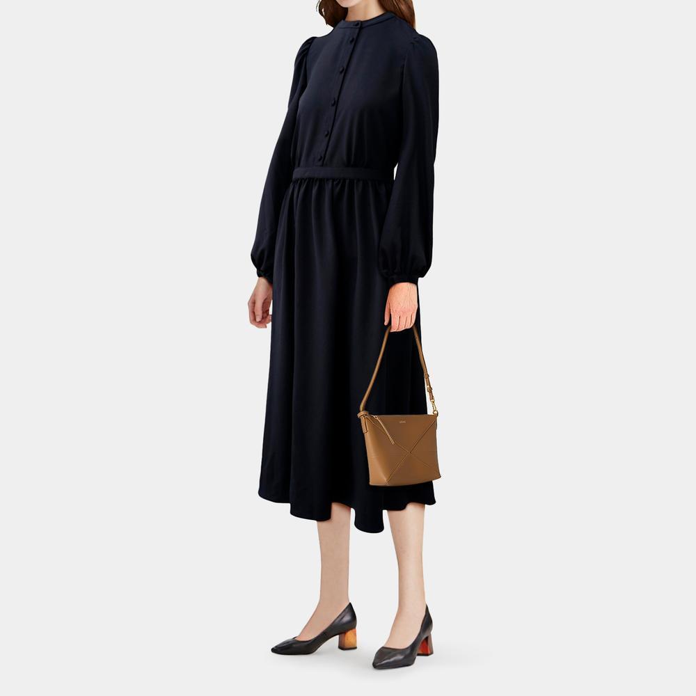 LOEWE パズルフォルド ポーチ（シャイニーナパカーフ）