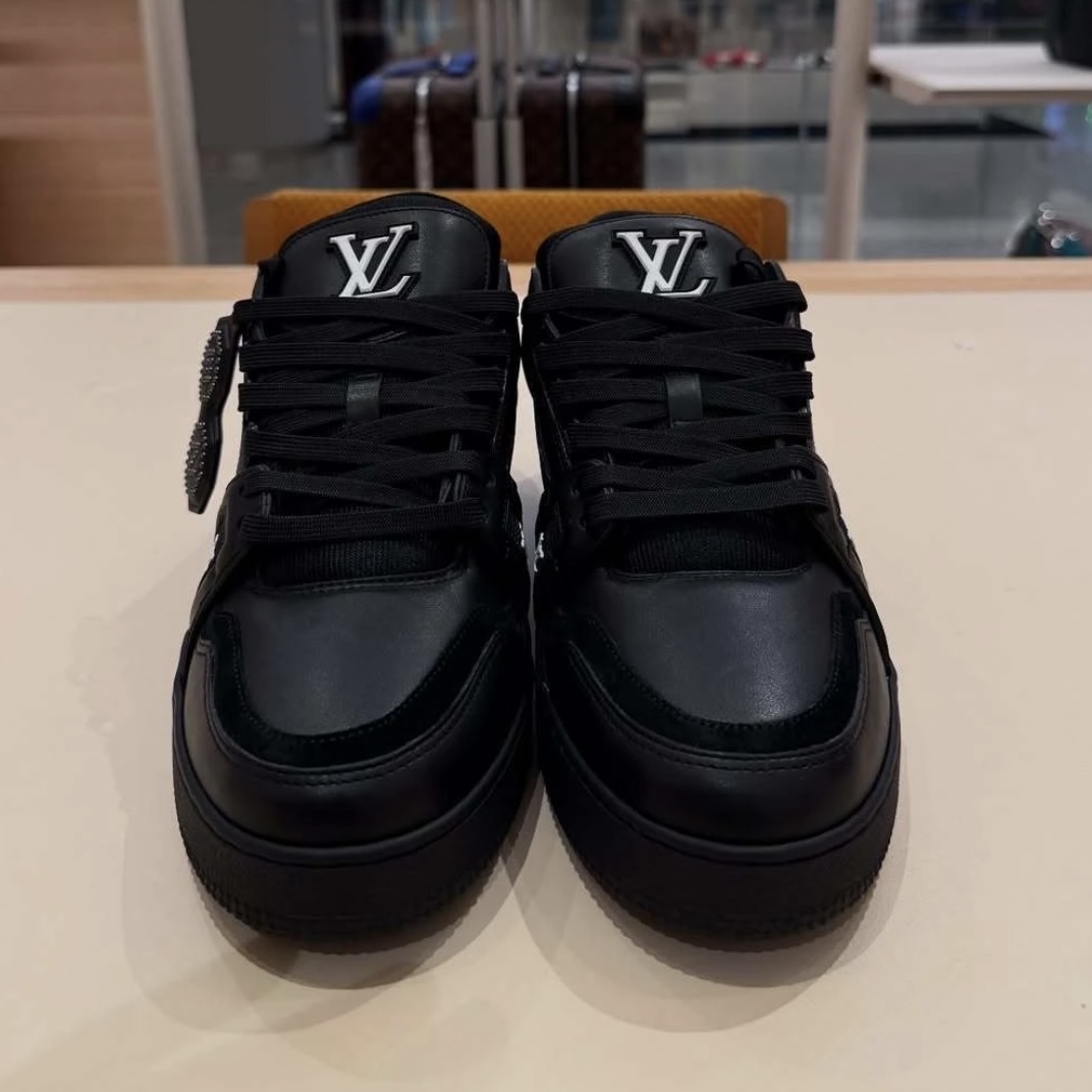 【大人気◆NIGOコラボ】ルイヴィトン LV トレイナー スニーカー