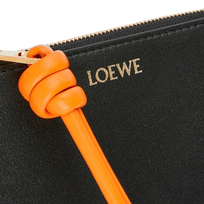 【LOEWE】ノット コインカードホルダー（シャイニーナパカーフ）
