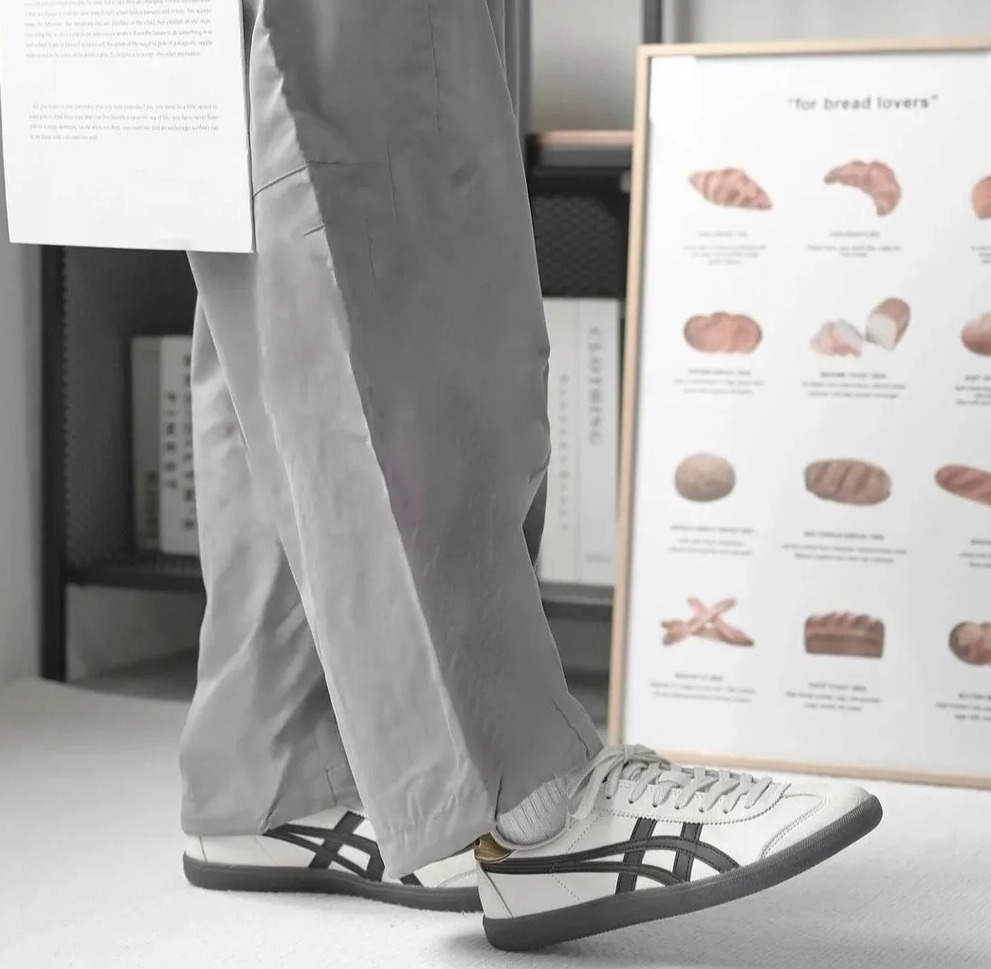 ★送料・関税込★ONITSUKA TIGER★Tokuten White Black★