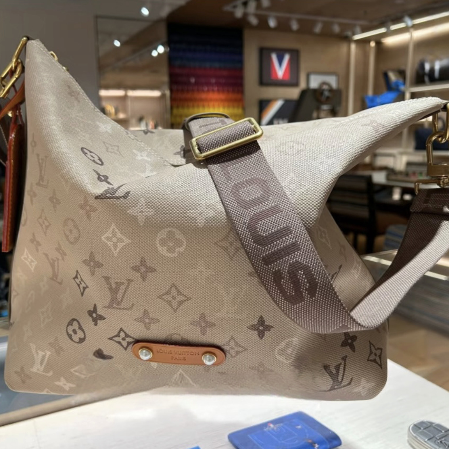 【柔らかいシルエット♪】Louis Vuitton★バガボンド・ホーボー