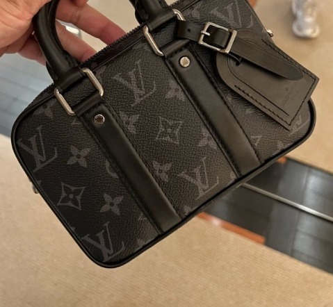 直営店★Louis Vuitton★ナノ・PDV モノグラム ロゴストラップ
