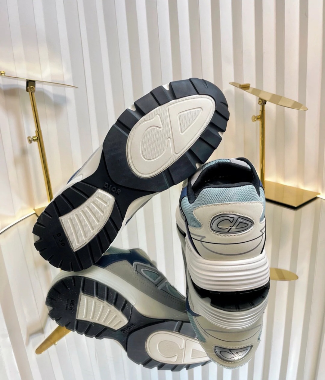 【印象的な1足♪】Dior ロートップ トレーナー B30 スニーカー