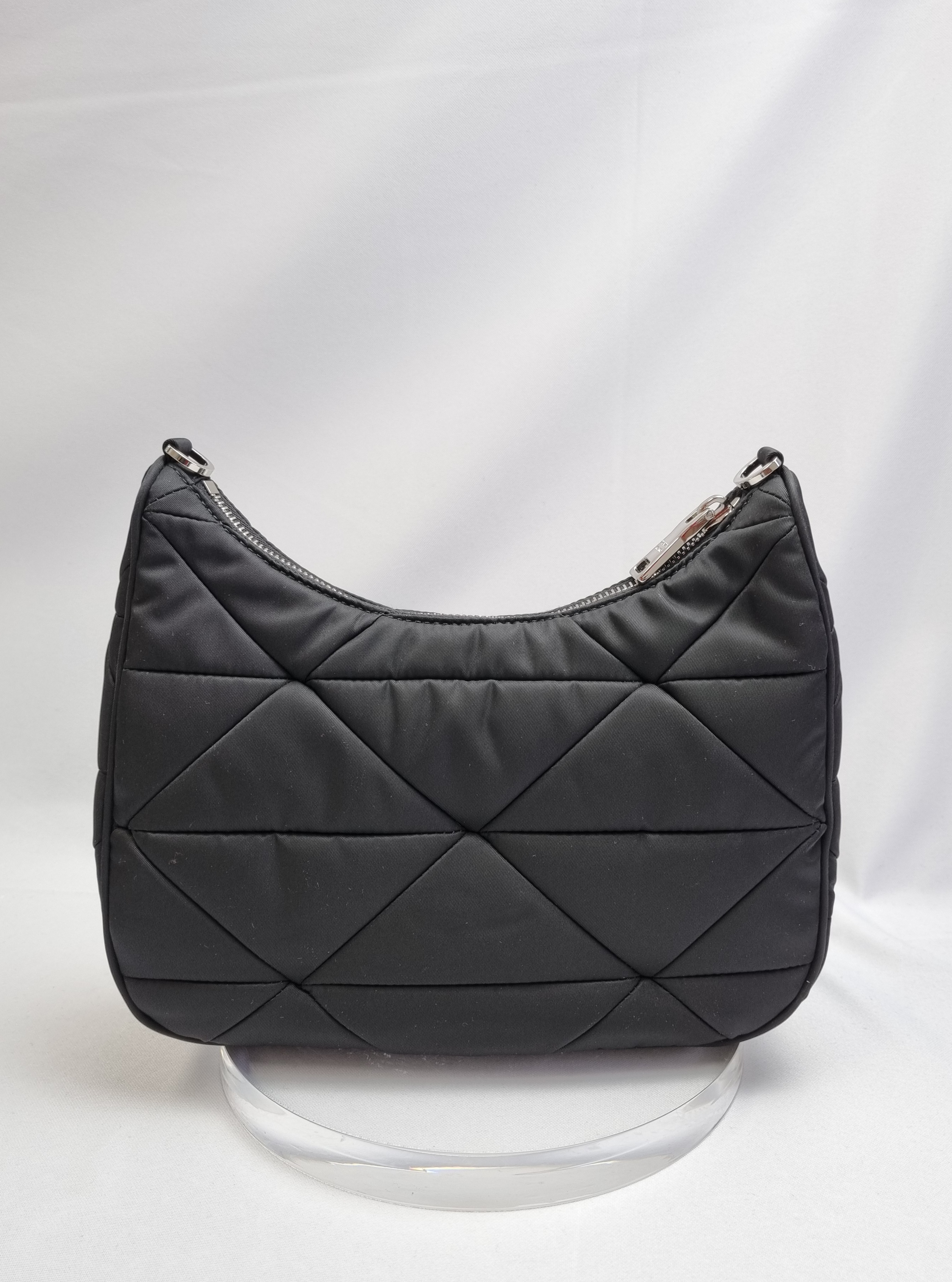 ☆人気☆【PRADA】☆ナイロン キルティング ショルダーバッ.グ☆