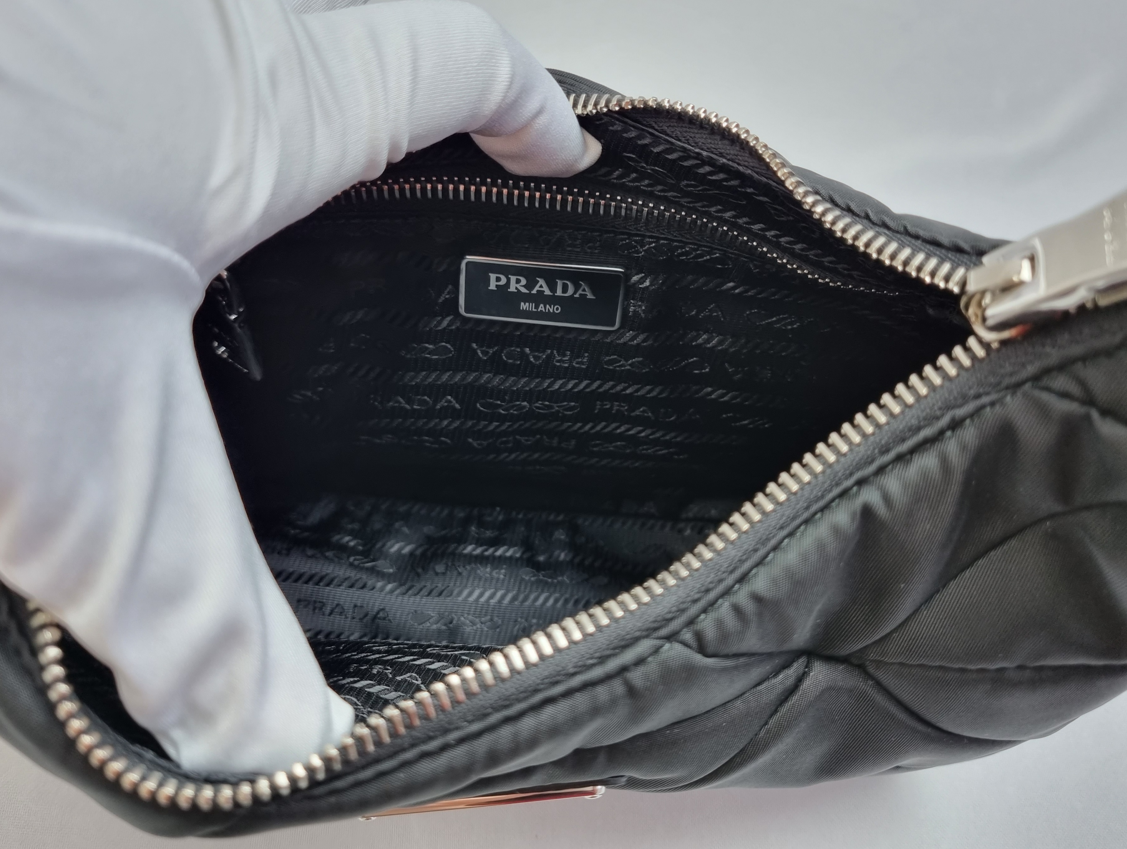 ☆人気☆【PRADA】☆ナイロン キルティング ショルダーバッ.グ☆