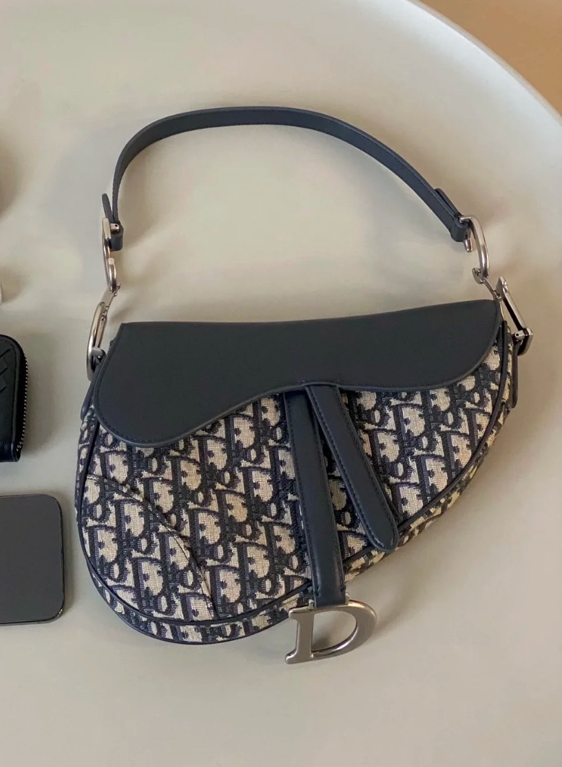 【洗練されたアイコニックデザイン】DIOR サドル ショルダー
