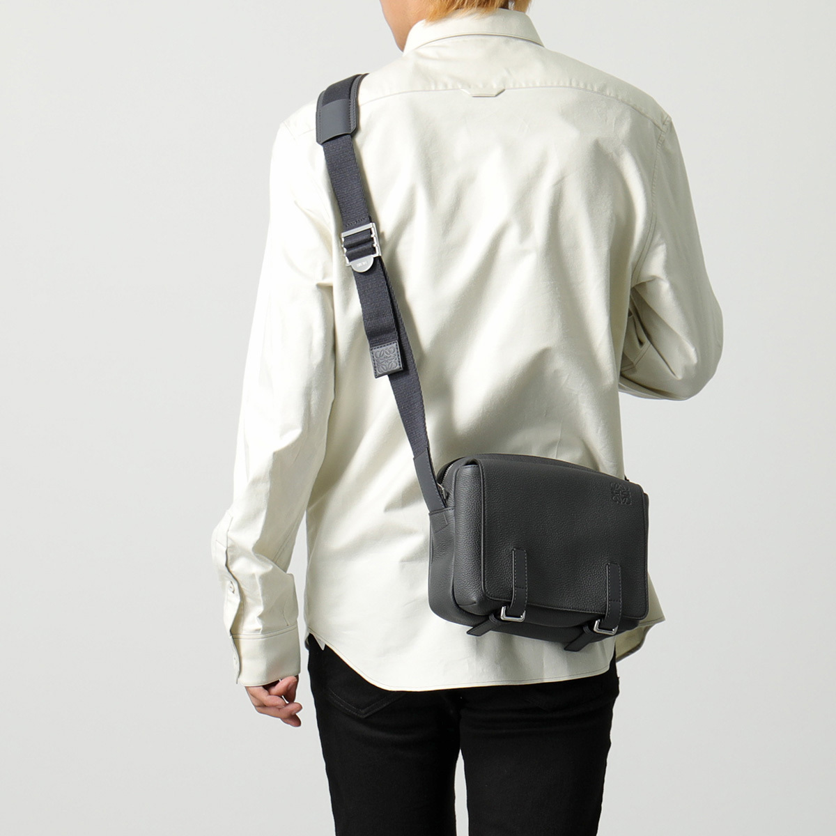 LOEWE バッグ MILITARY MESSENGE ミリタリー B553A72X22