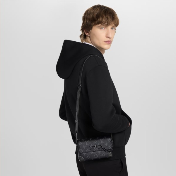 ＊人気＊【LouisVuitton】スティーマー ウェアラブル ウォレット