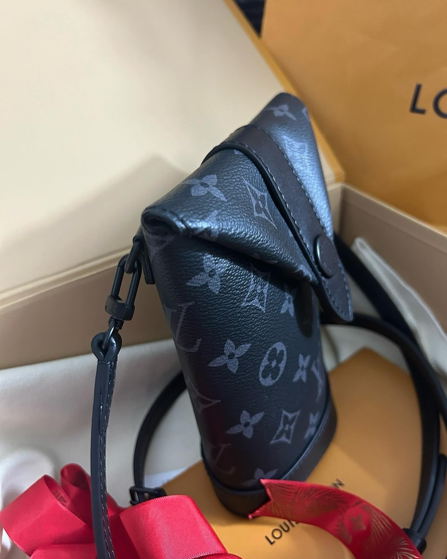 【どんなコーデにも◎】ルイヴィトン エンベロップポーチ バッグ