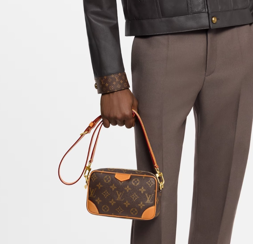 【国内発送】Louis Vuitton　ウェアラブル　ウォレット　カバン