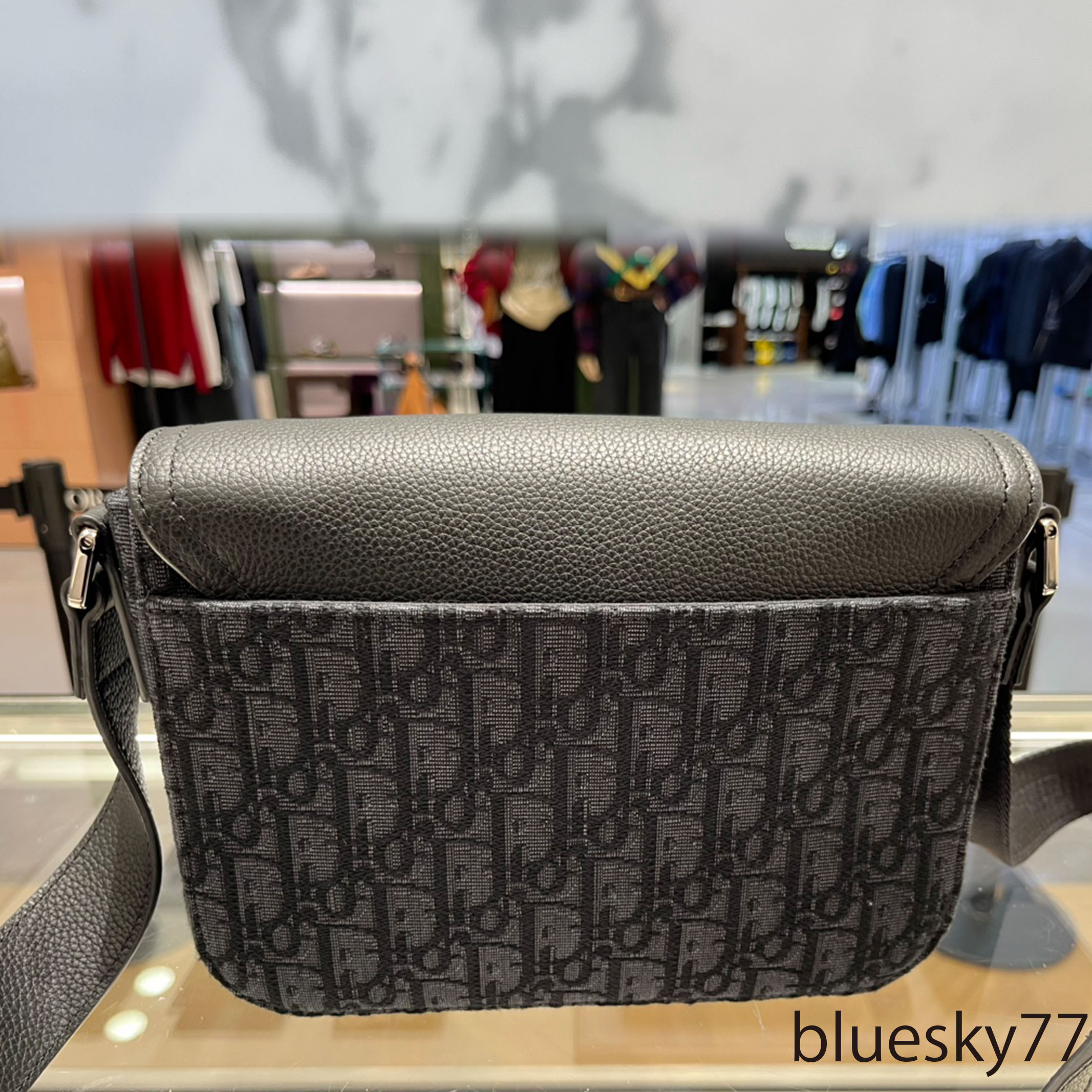 すぐ届く♪ DIOR Saddle フラップ付きメッセンジャーバッグ ミニ