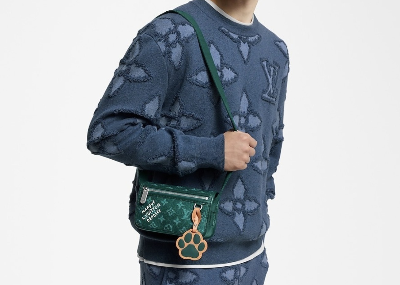 【肉球チャームが可愛い♪】Louis Vuitton ショルダーバッグ