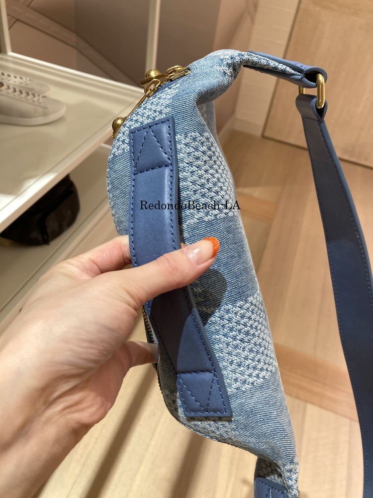 【アウトドアの強い味方】LOUIS VUITTON★ショルダーバック