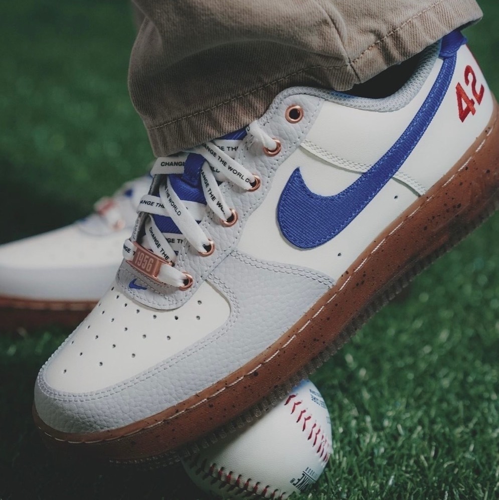 日本未入荷★海外限定★エアフォース1″ジャッキーロビンソン”★