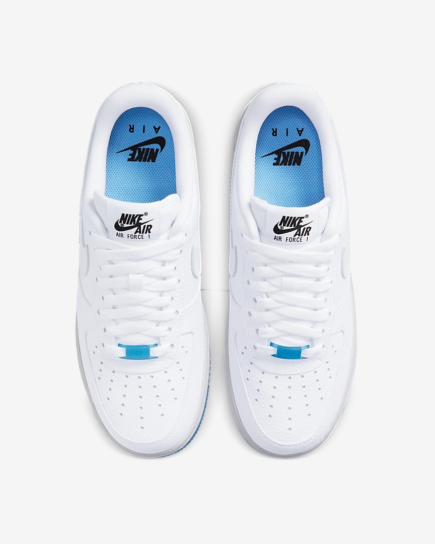 Nike WMNS AIR FORCE 1 ’07 LX UV　熱/日光でカラ―が変化