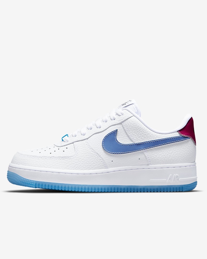 Nike WMNS AIR FORCE 1 ’07 LX UV　熱/日光でカラ―が変化