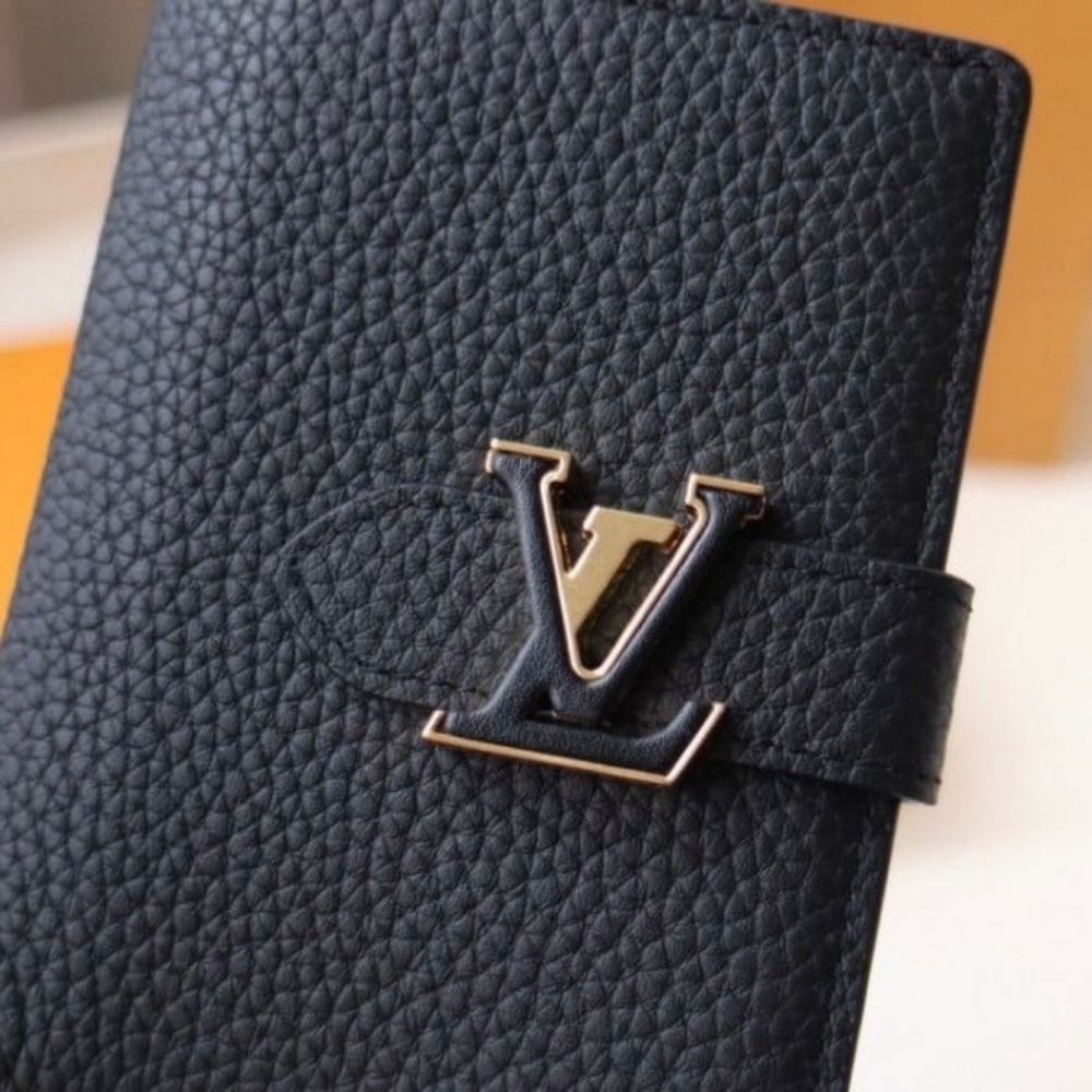 【使いやすいサイズ感♪】Louis Vuitton コンパクトウォレット