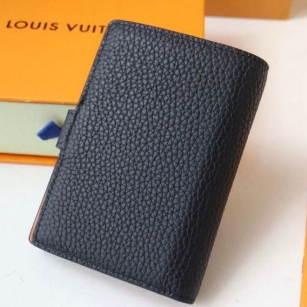 【使いやすいサイズ感♪】Louis Vuitton コンパクトウォレット
