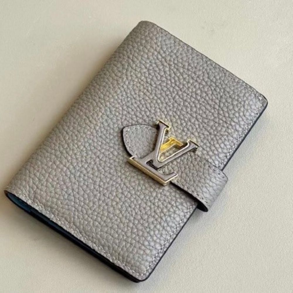 【使いやすいサイズ感♪】Louis Vuitton コンパクトウォレット