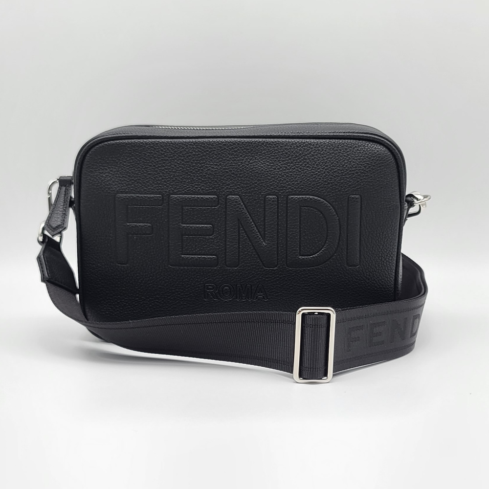 関税負担なし☆FENDI フェンディ ROMAカメラケース