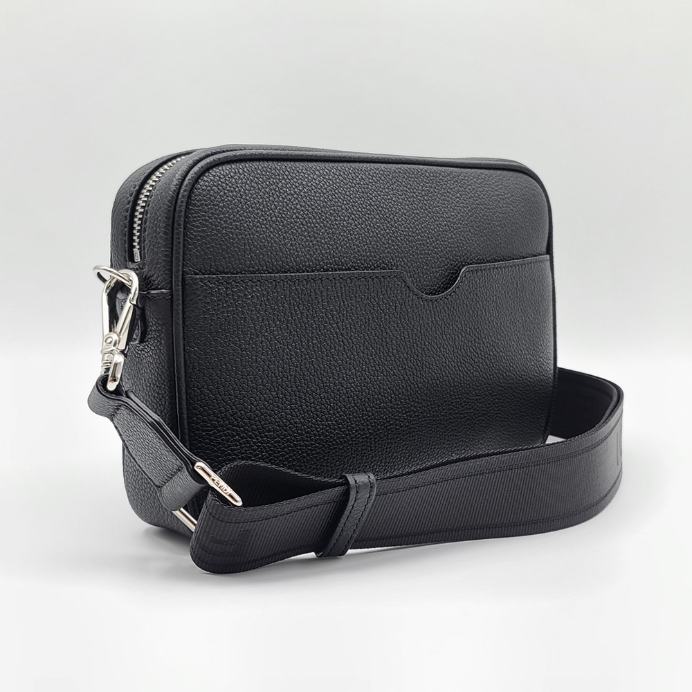 関税負担なし☆FENDI フェンディ ROMAカメラケース