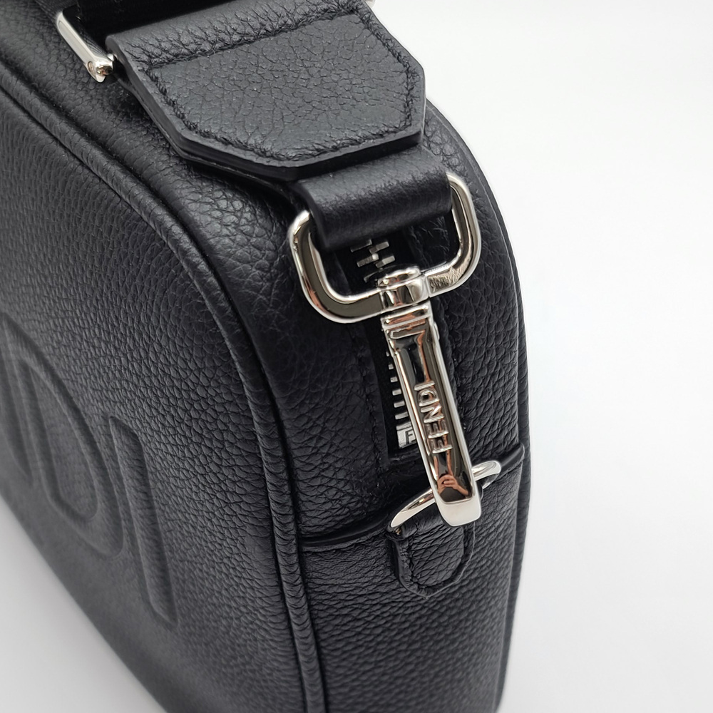 関税負担なし☆FENDI フェンディ ROMAカメラケース